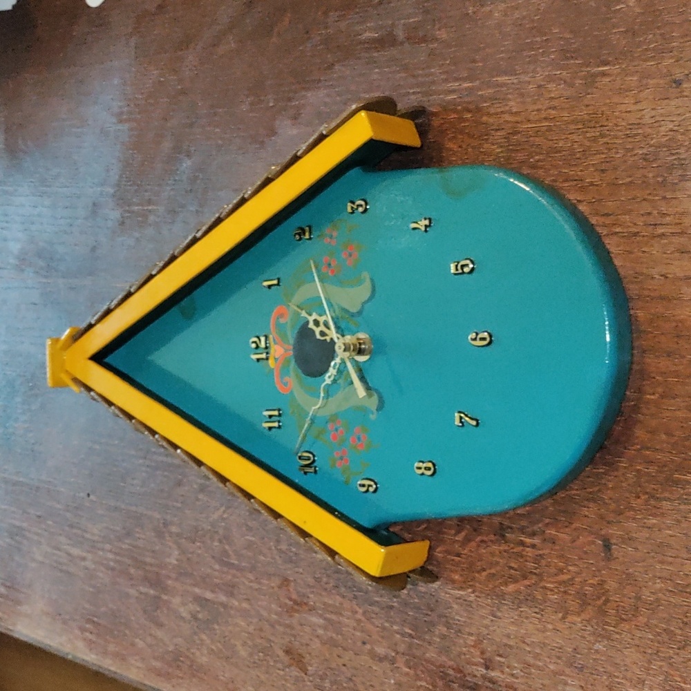 Swiss/Bavarian style cottage Wall clock. FHC4